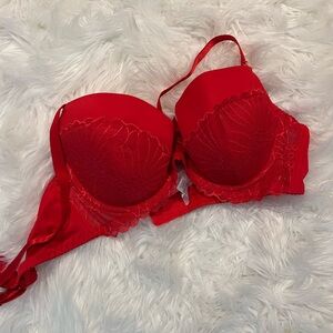 Laced bra. Size 38F New
